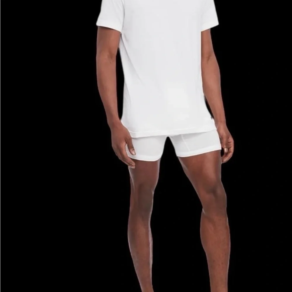 NWT  TOMMY HILFIGER 3PACK CLASSIC FIT SHORT SLEEVE V-NECK T-SHIRTS   SIZ…